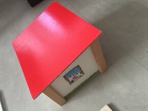 Dřevěný domeček na hraní - 4