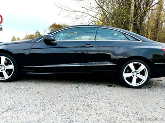 Mercedes-Benz E 220 CDI Coupé (2011) - 4