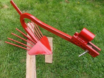 Prodám díly na zahradní frézu zn.TERA-VARI a další. Prodám ř - 4