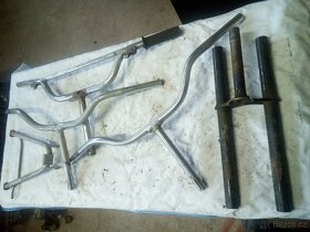 JAWA - ŘIDÍTKA, VÝFUKY,STOJÁNEK - 4