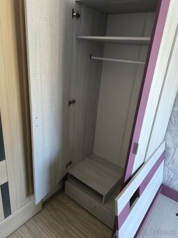 Prodám studentský/dětský nábytek, postel, skříň. - 4