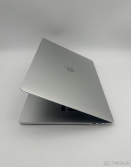 MacBook Pro 16" 2019 CTO Silver + ZÁRUKA - 4