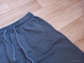 Tmavě šedé tepláky vel. XS - 4