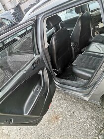 Prodám interiér VW Passat B6/B7 combi černá kůže/alcantara - 4
