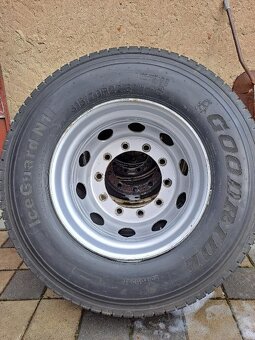 prodám záběrové pneu 315/70 R 22,5 - 4