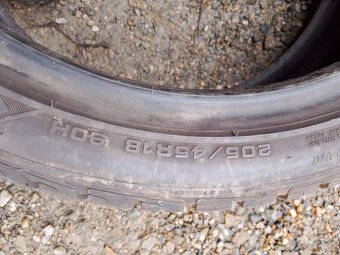 205/45/18 90h Goodyear - zimní pneu 2ks - 4