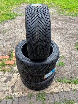 255/45 R20 - 4