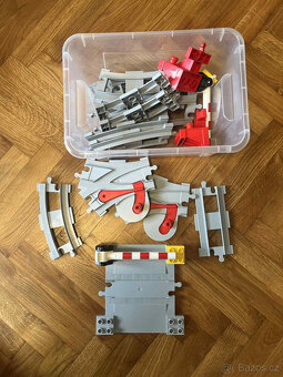 Lego Duplo Nákladní vlak + koleje, viadukt, závory - 4