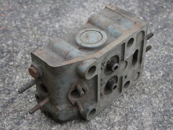 Hlava motoru ČKD Škoda typ 1S110,2S110,3S110,4S110 a 6S110 - 4