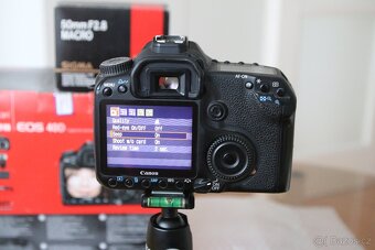 Canon EOS 40D + Sigma 50mm - 4