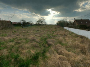 Pozemek 2054m2 s rozestavěným RD - Luštěnice - 4