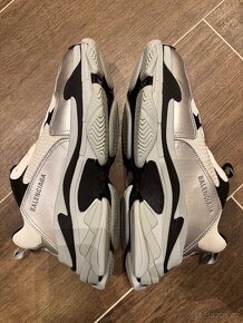 Balenciaga Triple S - 4
