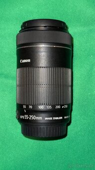 Canon EOS 250D + objektivy + popruhy a baterie nabíječka - 4