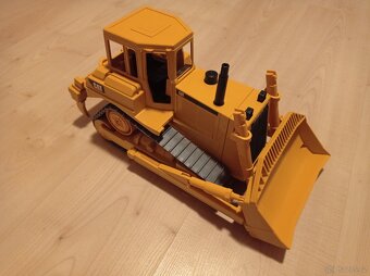Bruder buldozer. - 4