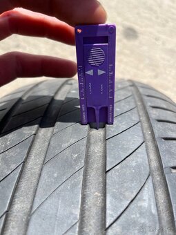 205/60R16 - 4