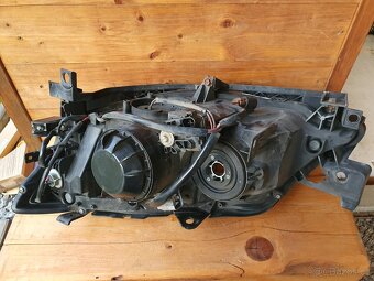Subaru Impreza r. 2008, originál světla , rámeček a rádio - 4