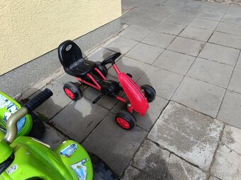 Dvě elektrická vozítka a šlapací motokára - 4