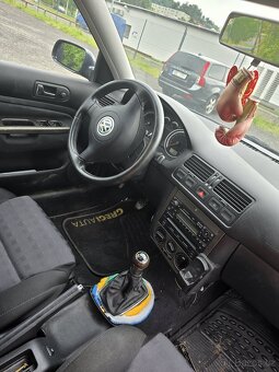 Prodám golf variant 4 (bora) rok 2000 STK nová před 2 měsíci - 4