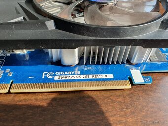 AMD Radeon R7 250 2GB - 4