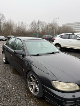 Opel Omega 3.0 V6 - 4