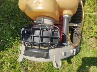 Postřikovač Stihl SG 17 - 4