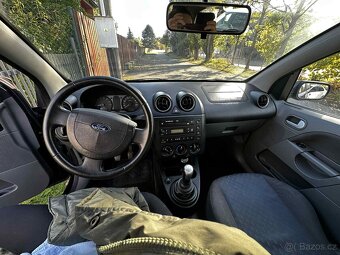 Ford fiesta 2003 - 4