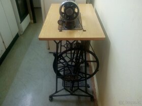 Štarožitný šicí stroj Bobbin Royal - 4
