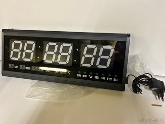 Digitální nástěnné hodiny (zelené) - 4