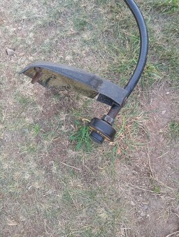 Vyžínač/strunovka Partner T281 - 4