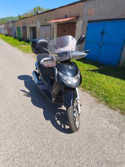 Piaggio - 4