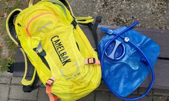 Cyklistický batoh CAMELBAK 15l - 4
