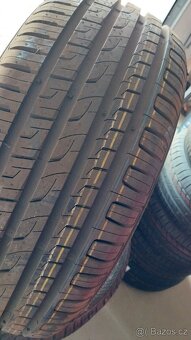 Prodám alu kola na vozy ŠKODA, VW pneu Barum 215/55/17 - 4