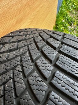 Pneu 225/40 r18 - 4