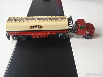 Matchbox autíčka různé - 4