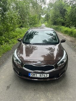 KIA CEED 1.4 73kw 2013 najeto 63.000km - 4