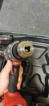 Aku vrtací šroubovák Milwaukee M18 FDD2 + 2 baterie - 4