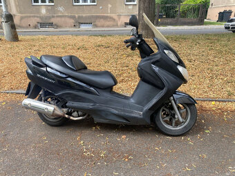 Skutr Suzuki Burgman 125 - 4