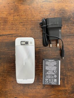 📱 Nokia E52 – perfektní stav - 4