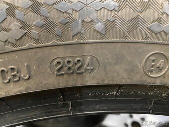 2ks pneu koupeno loni v létě vzorek 7,5mm najeto 3000km - 4