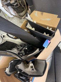 Černá stropnice Audi a4 b8 avant - 4