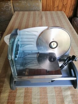 Kuchyňský elektrický kráječ - 4