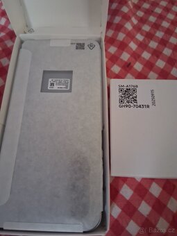 Mobilní telefon - 4