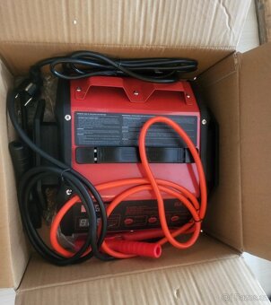 Nabíječka startovací box - 4