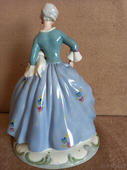 Soska Royal dux dama so psikom - 4