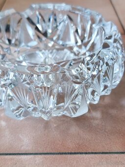 Masivní broušený popelník - 4