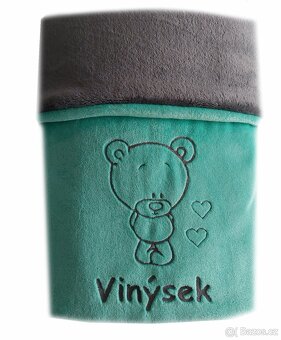 Deka s výšivkou jména na přání více barev - 4