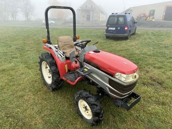 JAPONSKÝ MALOTRAKTOR YANMAR EF120D 4X4 - 4