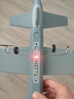 Model letadla Predator - 4