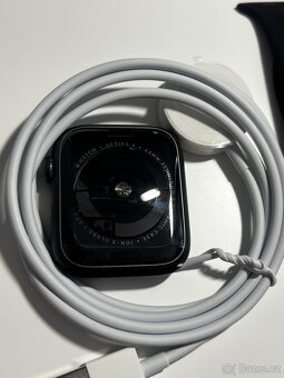 Apple watch 4 44mm černé - 4