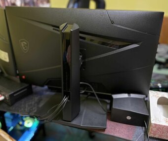 Herní monitor MSI G274QPF E2 - 4